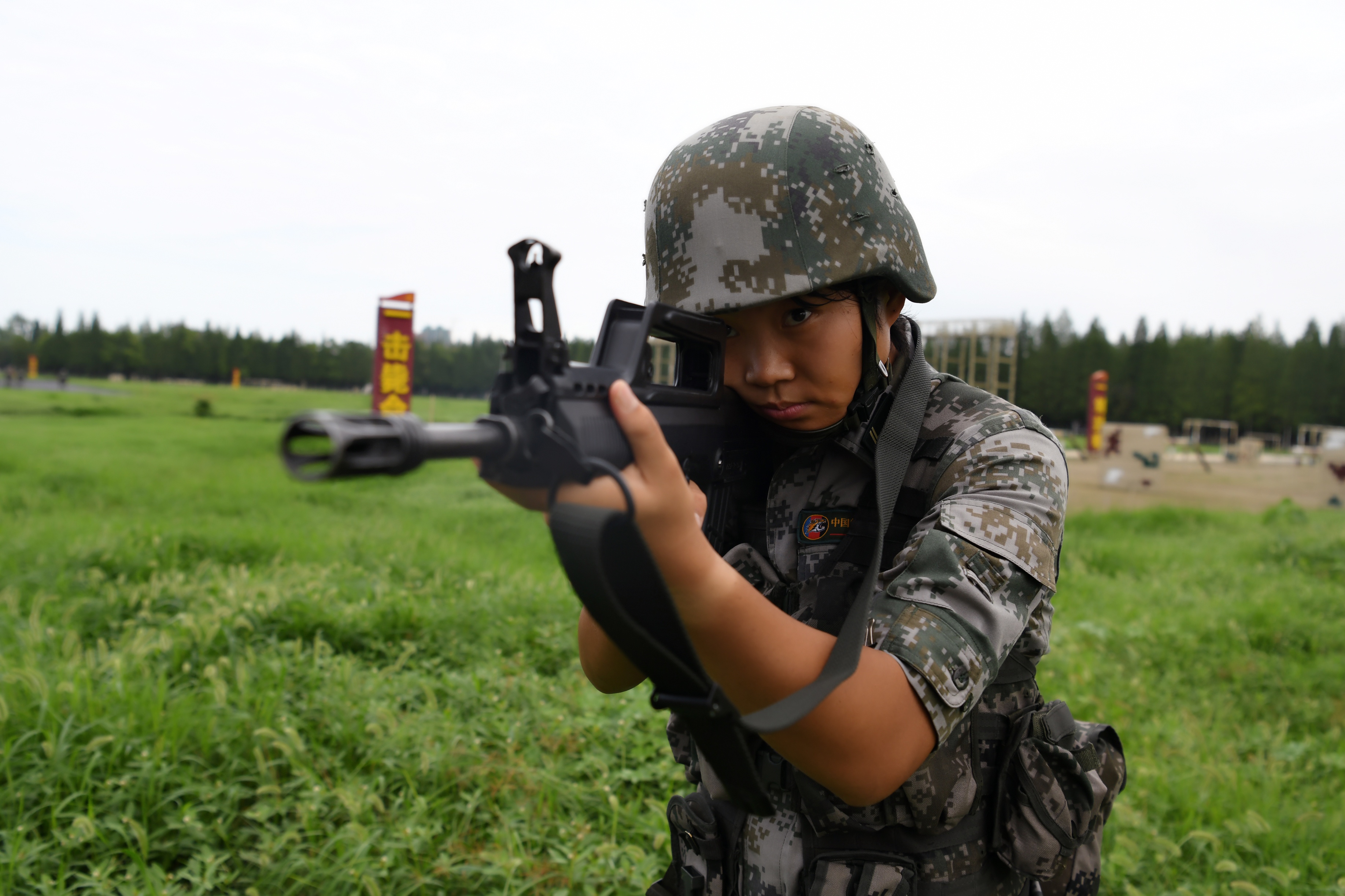 20220923-“清华特战女兵”郭婧-武装部-无.jpg